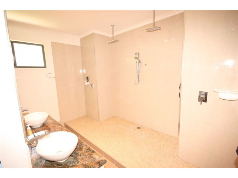 2/5 Olsen Place, Jubilee Pocket QLD 4802
