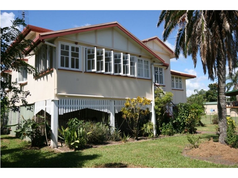 16 Smith Street, Proserpine QLD 4800