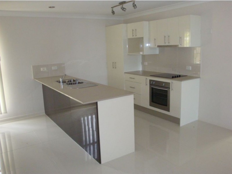 75 Parker Road, Cannonvale QLD 4802