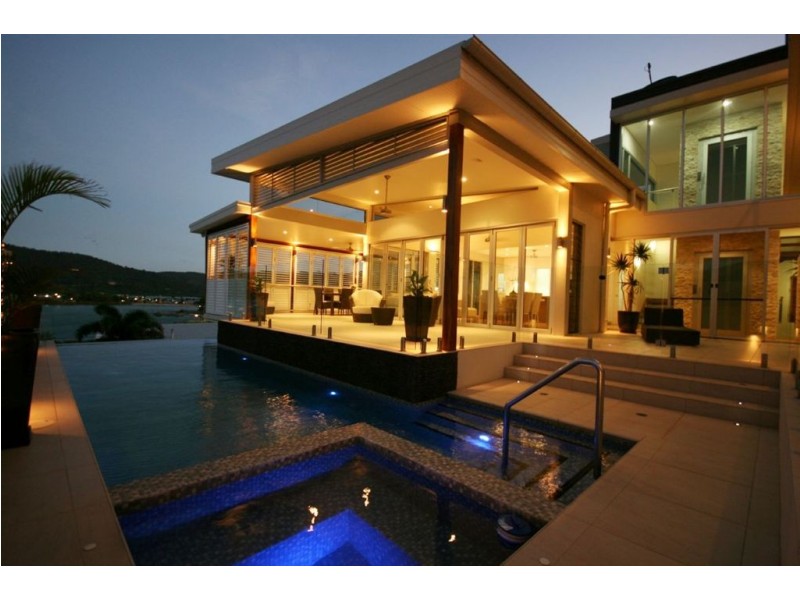 7 Summit Avenue, Airlie Beach QLD 4802