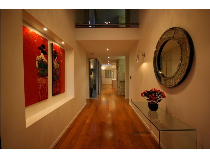 7 Summit Avenue, Airlie Beach QLD 4802