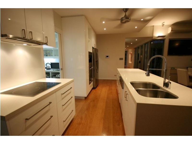 7 Summit Avenue, Airlie Beach QLD 4802