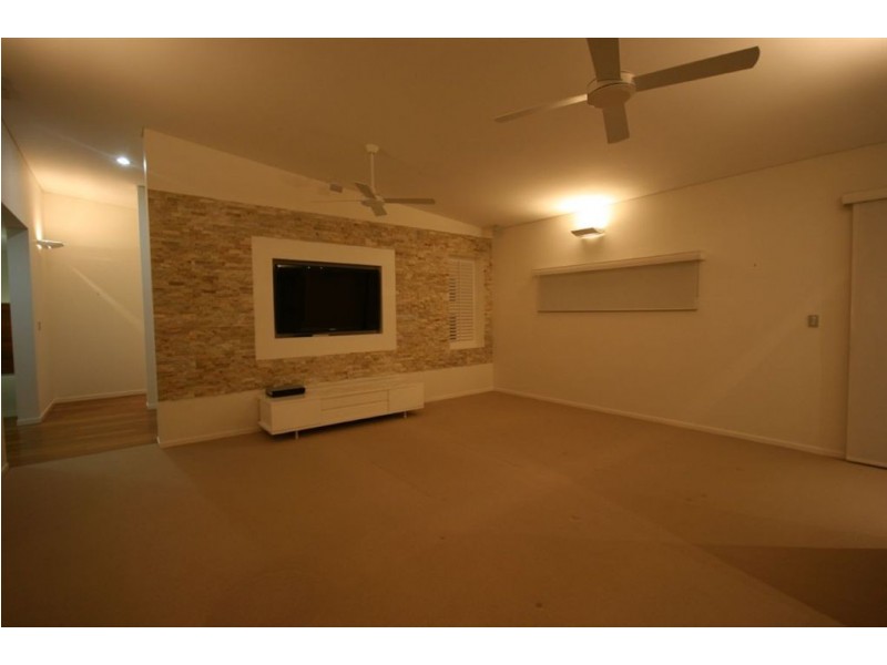 7 Summit Avenue, Airlie Beach QLD 4802