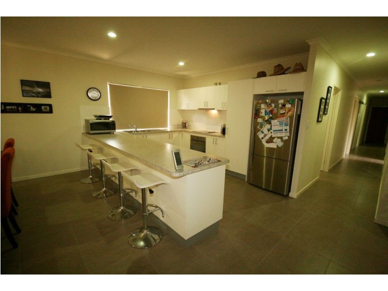 12 Waite Creek Court, Cannonvale QLD 4802