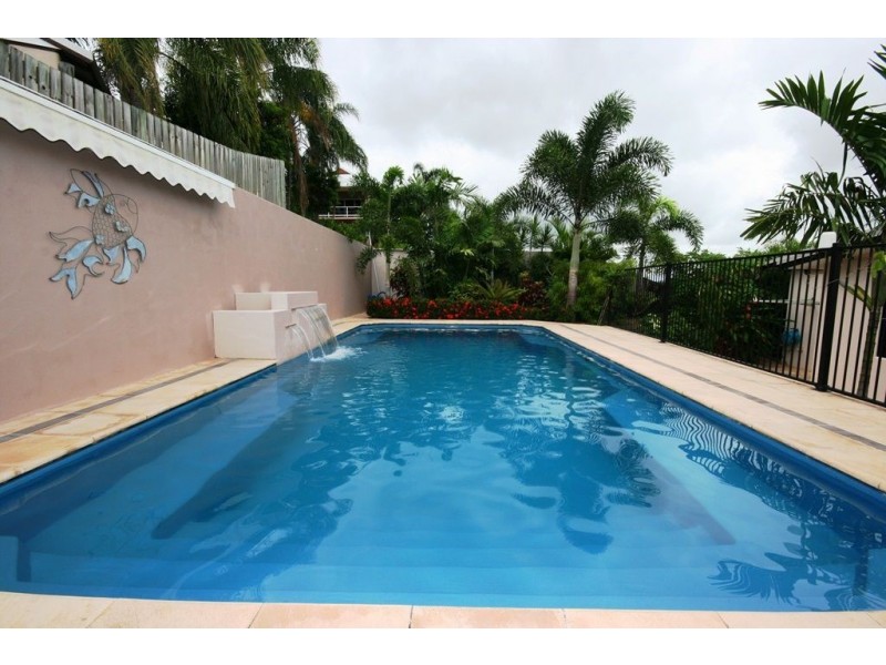 5 Whitehaven Cres, Cannonvale QLD 4802