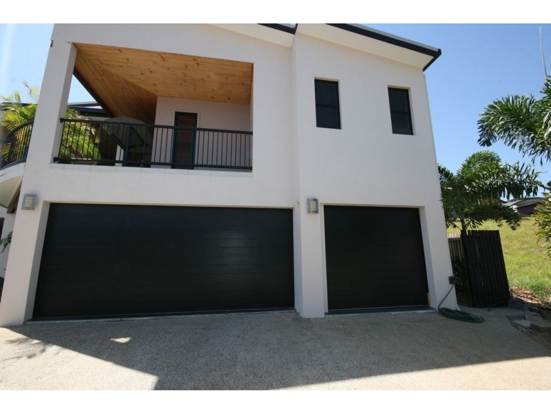 5 Whitehaven Cres, Cannonvale QLD 4802
