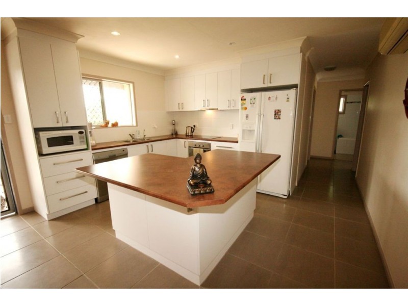 58 Shute Harbour Road, Cannonvale QLD 4802