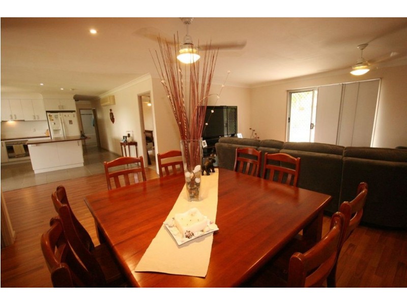 58 Shute Harbour Road, Cannonvale QLD 4802