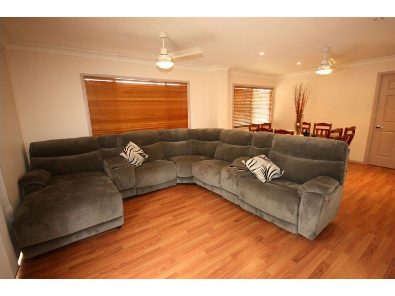 58 Shute Harbour Road, Cannonvale QLD 4802