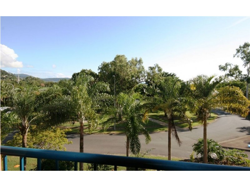 5/20 Island Drive, Cannonvale QLD 4802