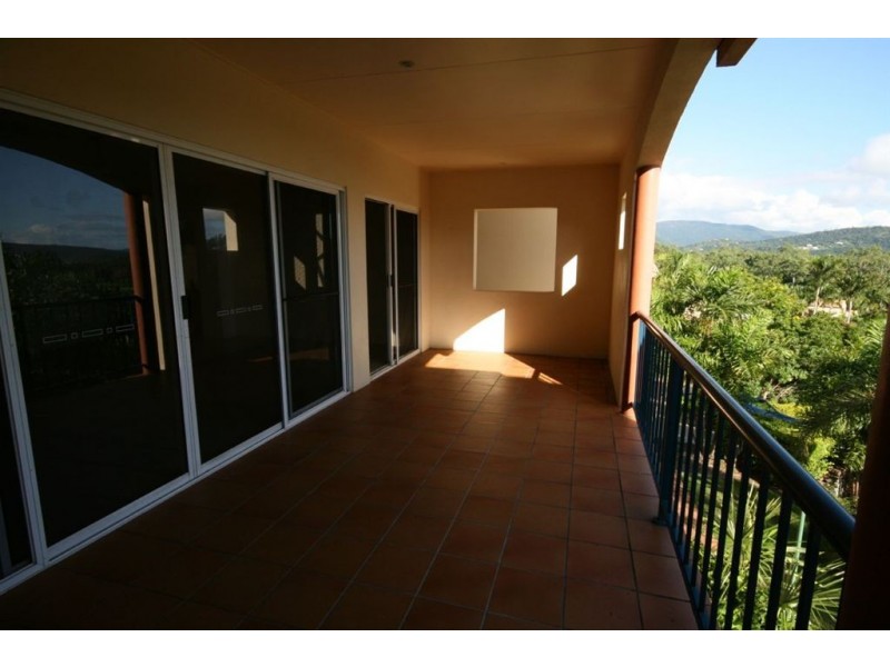 5/20 Island Drive, Cannonvale QLD 4802