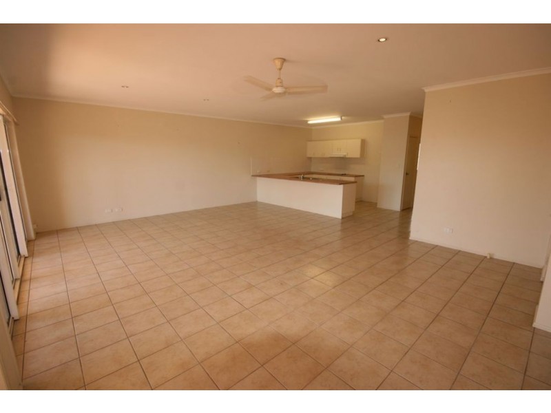 5/20 Island Drive, Cannonvale QLD 4802