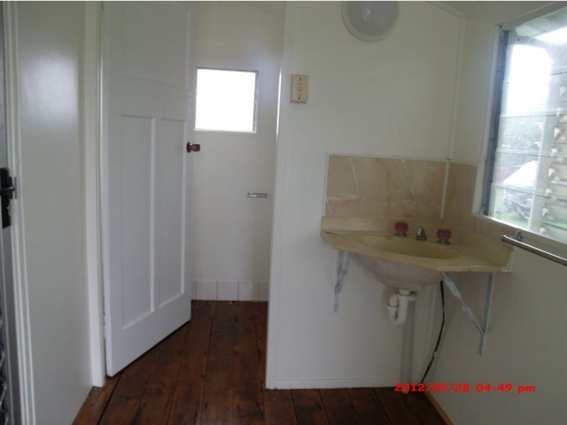 27 Peters Ave, Midge Point QLD 4799