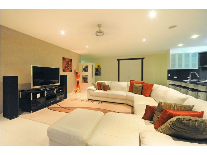 38 Parker Road, Cannonvale QLD 4802