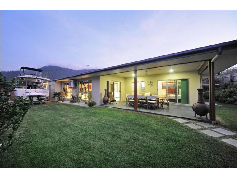 38 Parker Road, Cannonvale QLD 4802