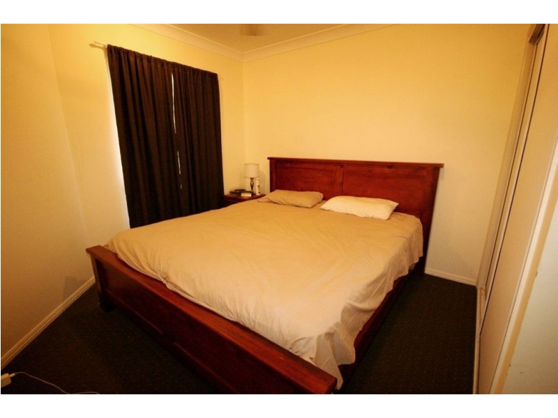 1 & 2/16 Banksia Court, Cannonvale QLD 4802