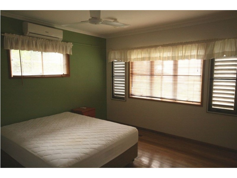 8 Gregory Court, Cannonvale QLD 4802