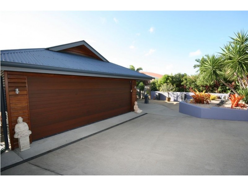 17 Macona Crescent, Cannonvale QLD 4802