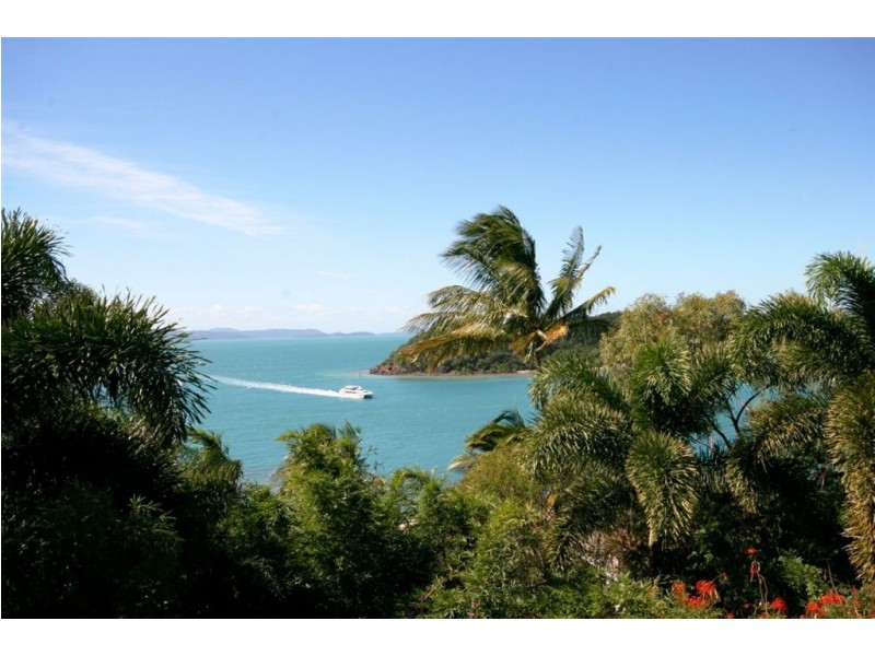 9 Shutehaven Close, Shute Harbour QLD 4802