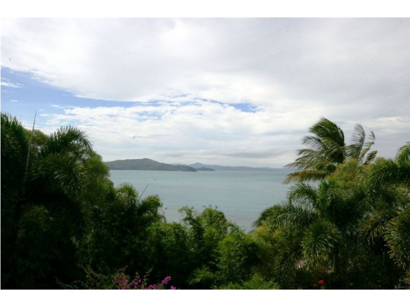9 Shutehaven Close, Shute Harbour QLD 4802