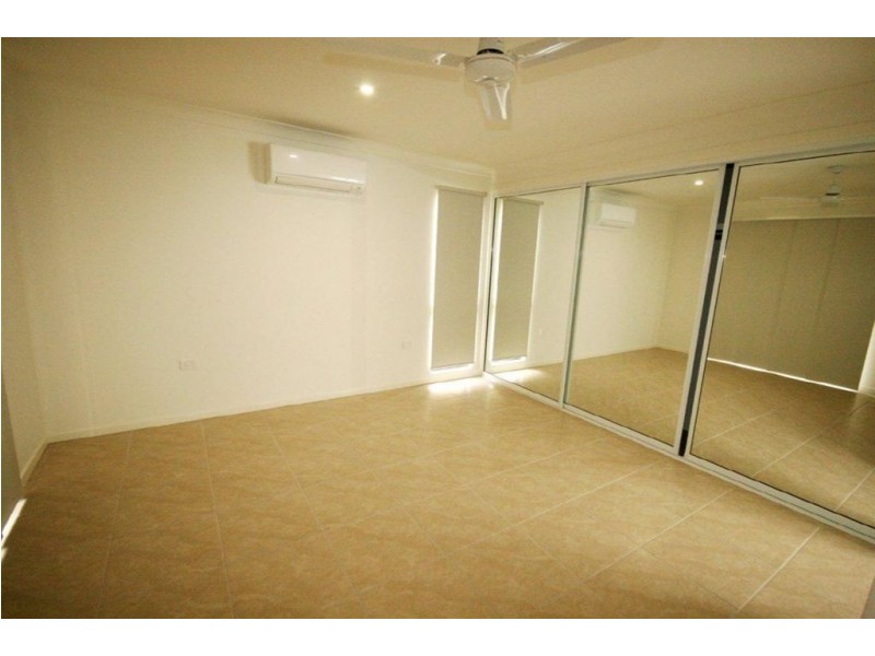1/71 Endeavour Cct, Cannonvale QLD 4802