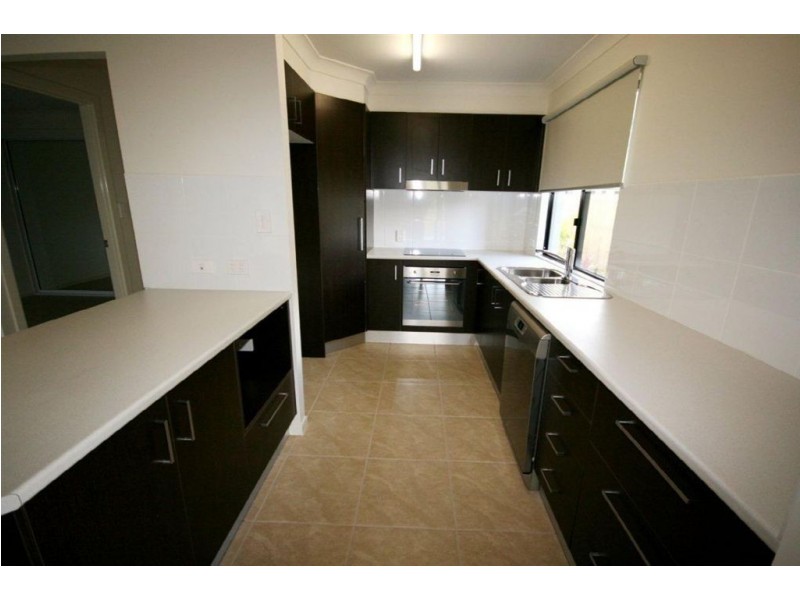 1/71 Endeavour Cct, Cannonvale QLD 4802