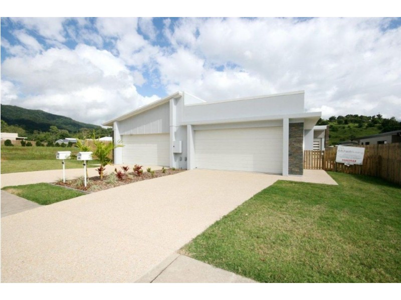 2/71 Endeavour Cct, Cannonvale QLD 4802