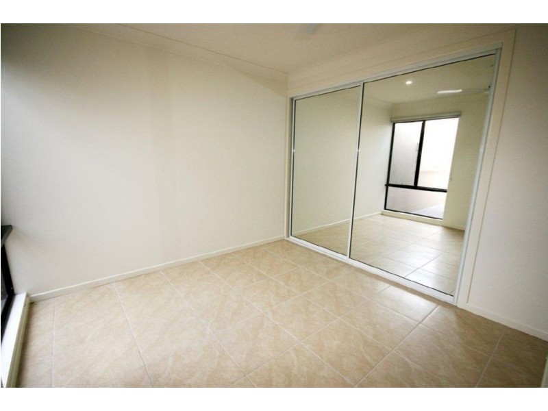 2/71 Endeavour Cct, Cannonvale QLD 4802