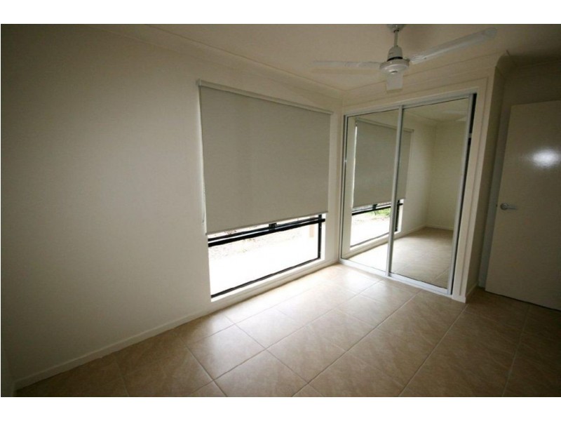 2/71 Endeavour Cct, Cannonvale QLD 4802