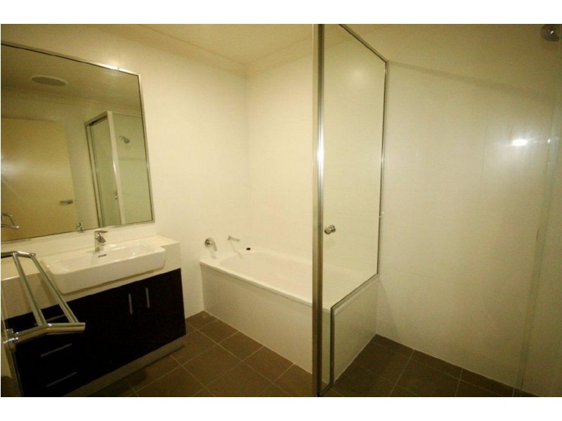 2/71 Endeavour Cct, Cannonvale QLD 4802