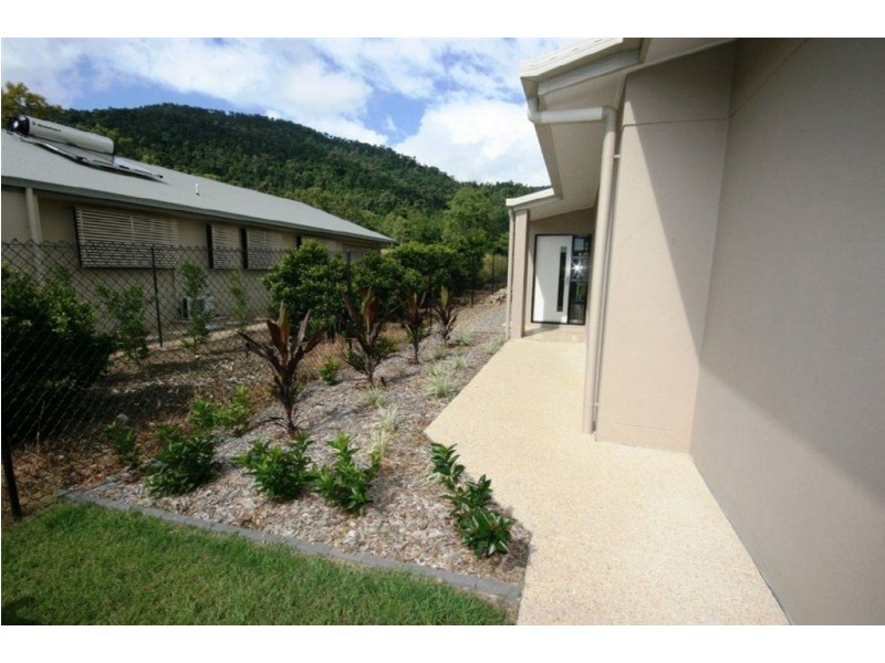 1/47 Endeavour Cct, Cannonvale QLD 4802