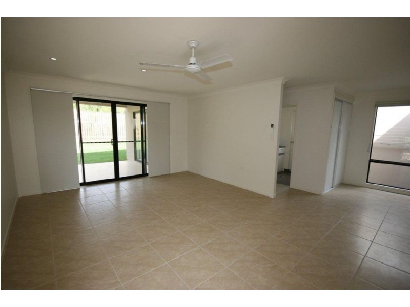 1/47 Endeavour Cct, Cannonvale QLD 4802