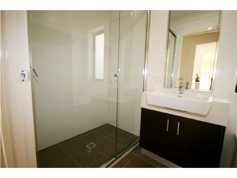 2/47 Endeavour Cct, Cannonvale QLD 4802