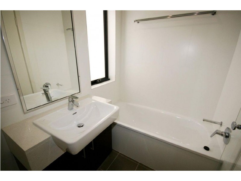 2/47 Endeavour Cct, Cannonvale QLD 4802