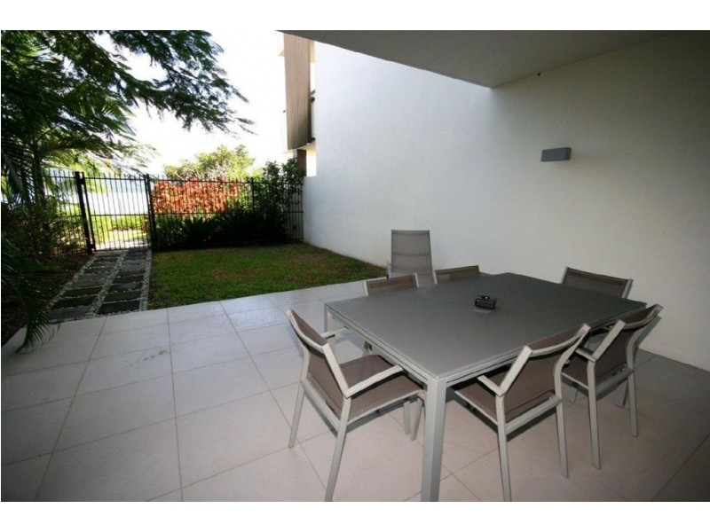 2/11 Altman Ave, Cannonvale QLD 4802