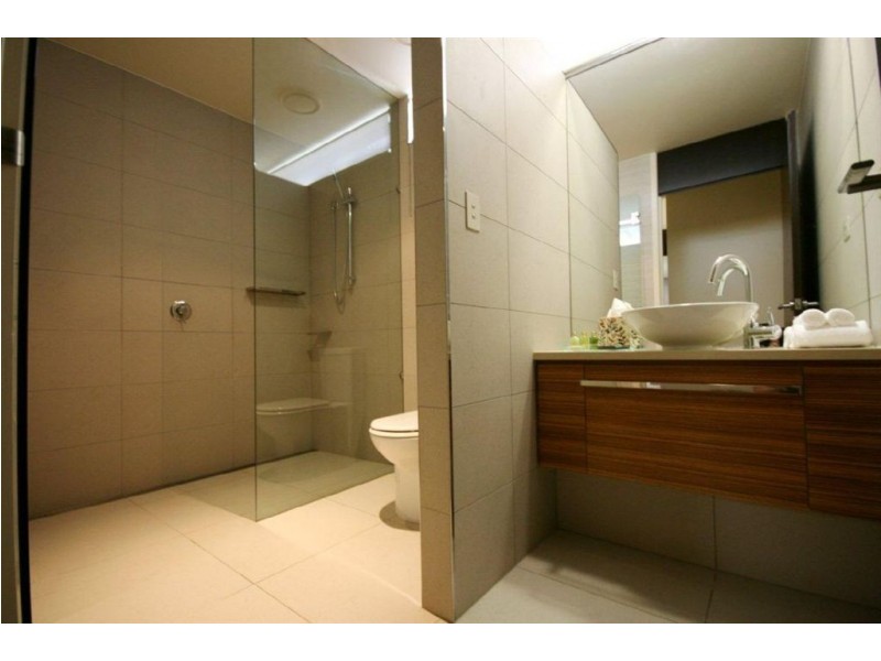 2/11 Altman Ave, Cannonvale QLD 4802