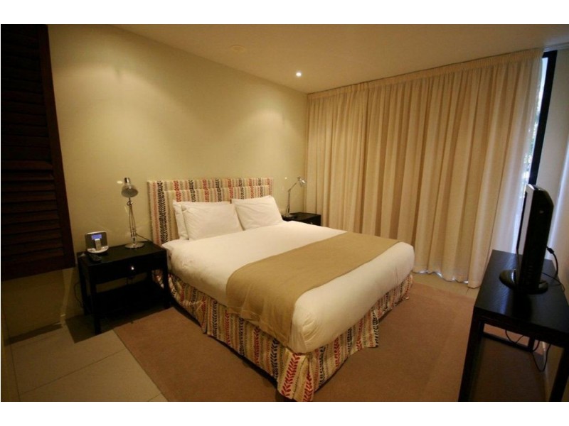 2/11 Altman Ave, Cannonvale QLD 4802