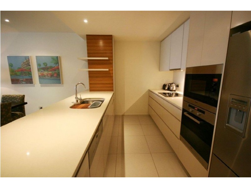 2/11 Altman Ave, Cannonvale QLD 4802