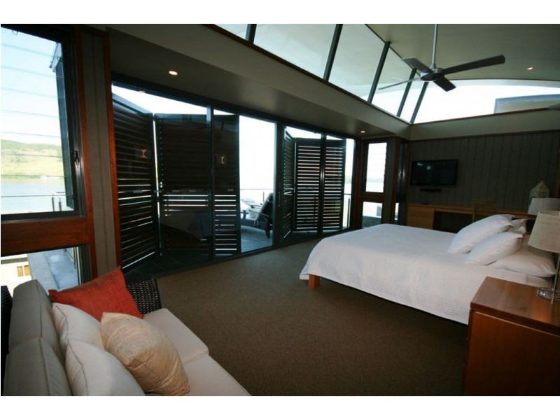 Villa 33/23 Front Street Hamilton Island Yacht Club Villas, Hamilton Island QLD 4803