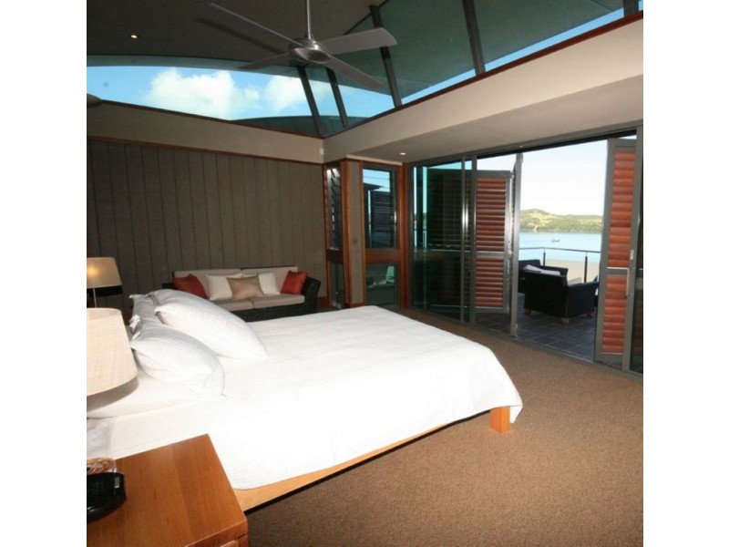 Villa 33/23 Front Street Hamilton Island Yacht Club Villas, Hamilton Island QLD 4803