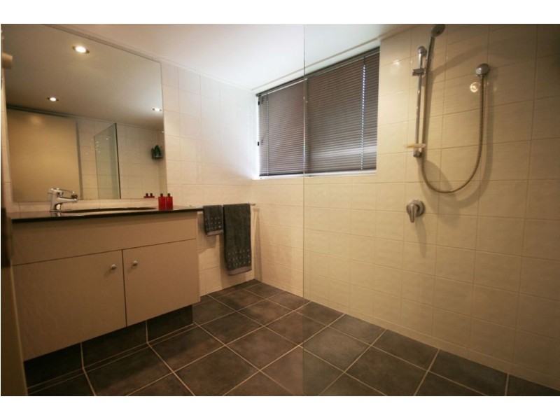 103/2 Eshelby Drive, Cannonvale QLD 4802