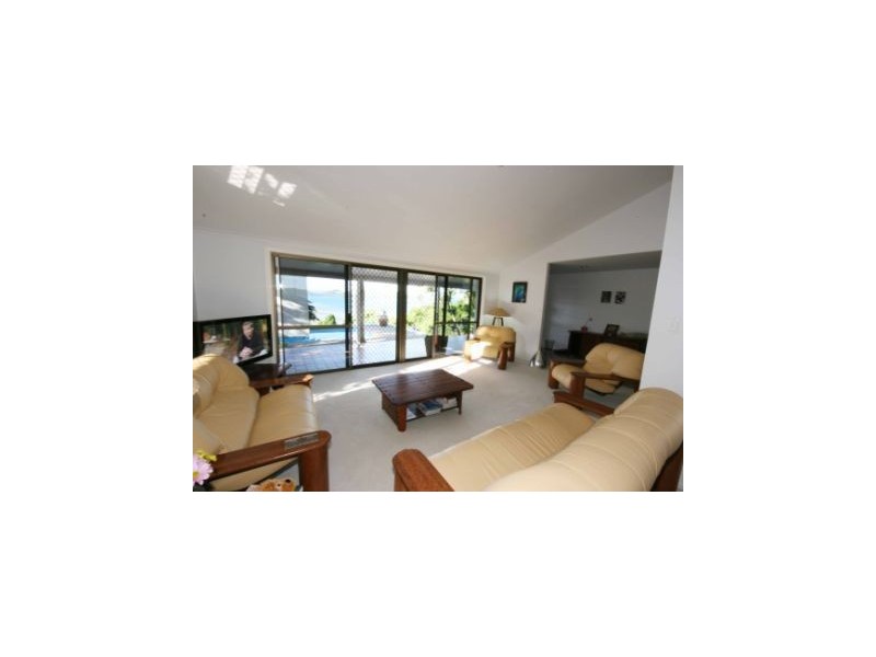 10 Passage Ave, Shute Harbour QLD 4802