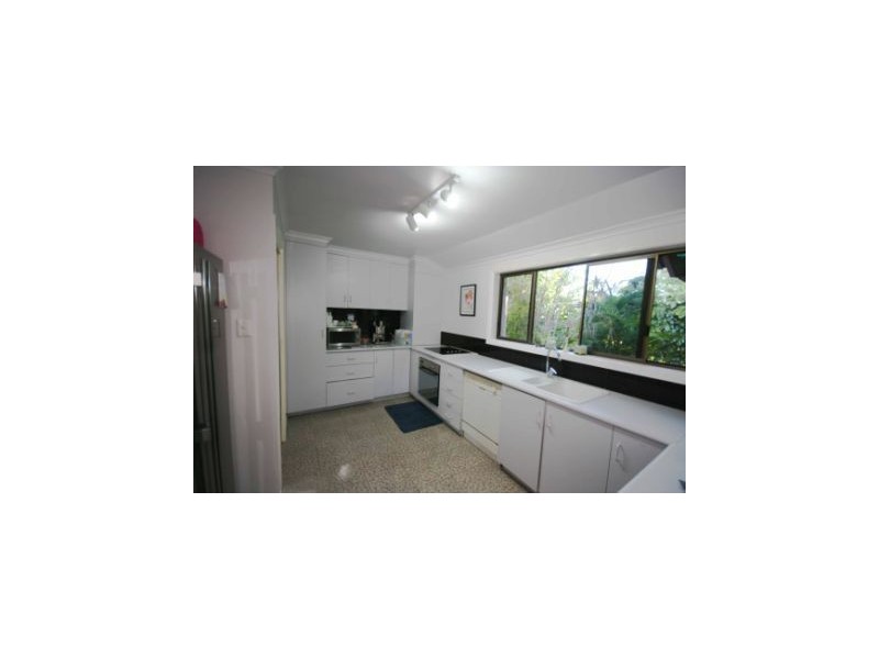 10 Passage Ave, Shute Harbour QLD 4802