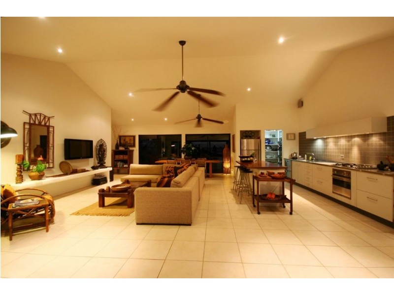 58 Ridgeview Road, Cannonvale QLD 4802