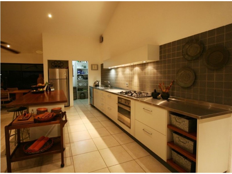 58 Ridgeview Road, Cannonvale QLD 4802