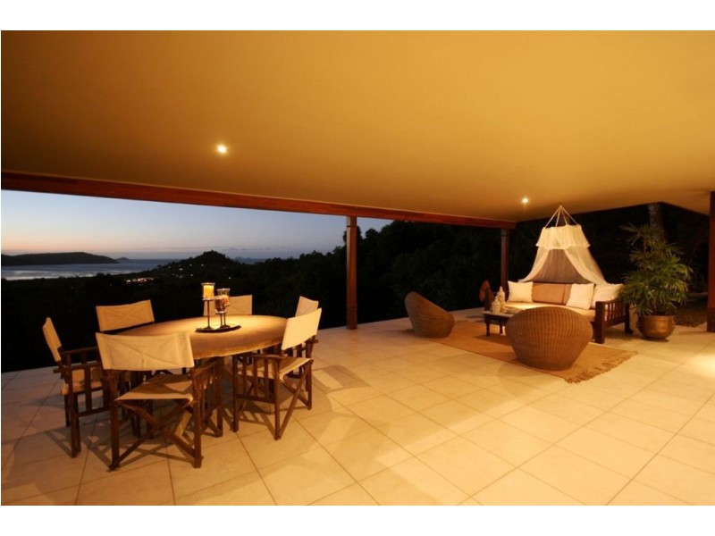 58 Ridgeview Road, Cannonvale QLD 4802