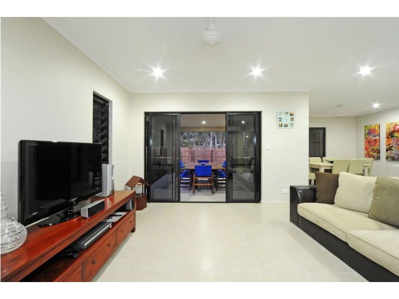 2 Jonquill Court, Cannonvale QLD 4802