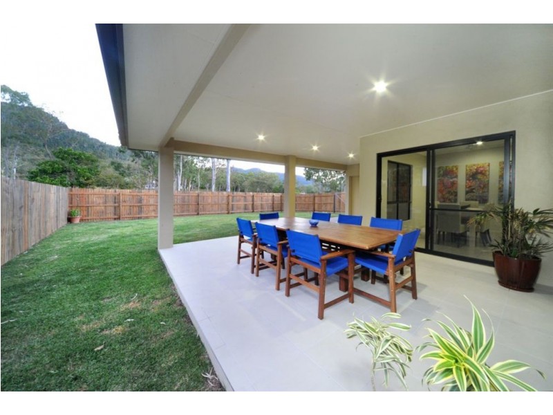 2 Jonquill Court, Cannonvale QLD 4802