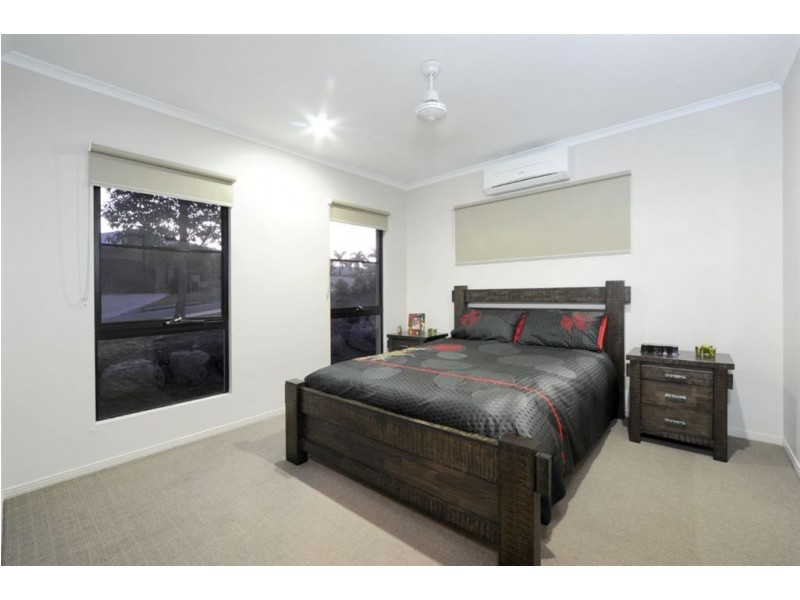 2 Jonquill Court, Cannonvale QLD 4802