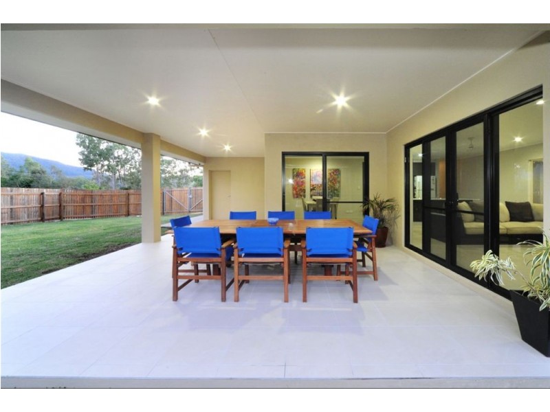2 Jonquill Court, Cannonvale QLD 4802